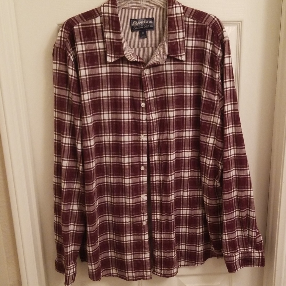 Men's long sleeve shirt.